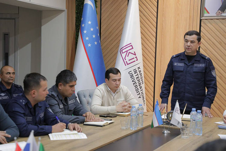 Qarshi xalqaro universitetida talaba xavfsizligi bo‘yicha muhim yig‘ilish o‘tkazildi — фото 2