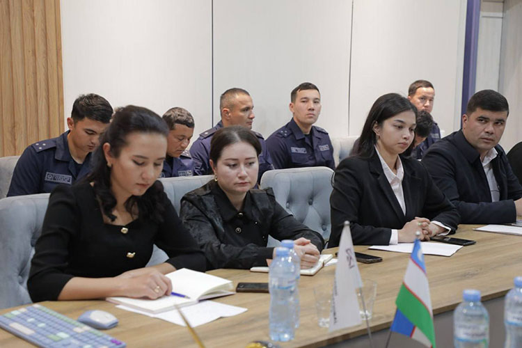 Qarshi xalqaro universitetida talaba xavfsizligi bo‘yicha muhim yig‘ilish o‘tkazildi — фото 4